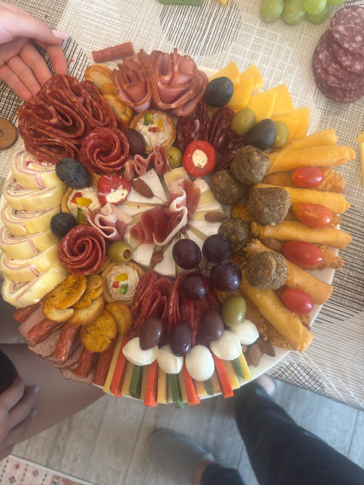 Platouri pentru evenimente în familie - catering Stoina